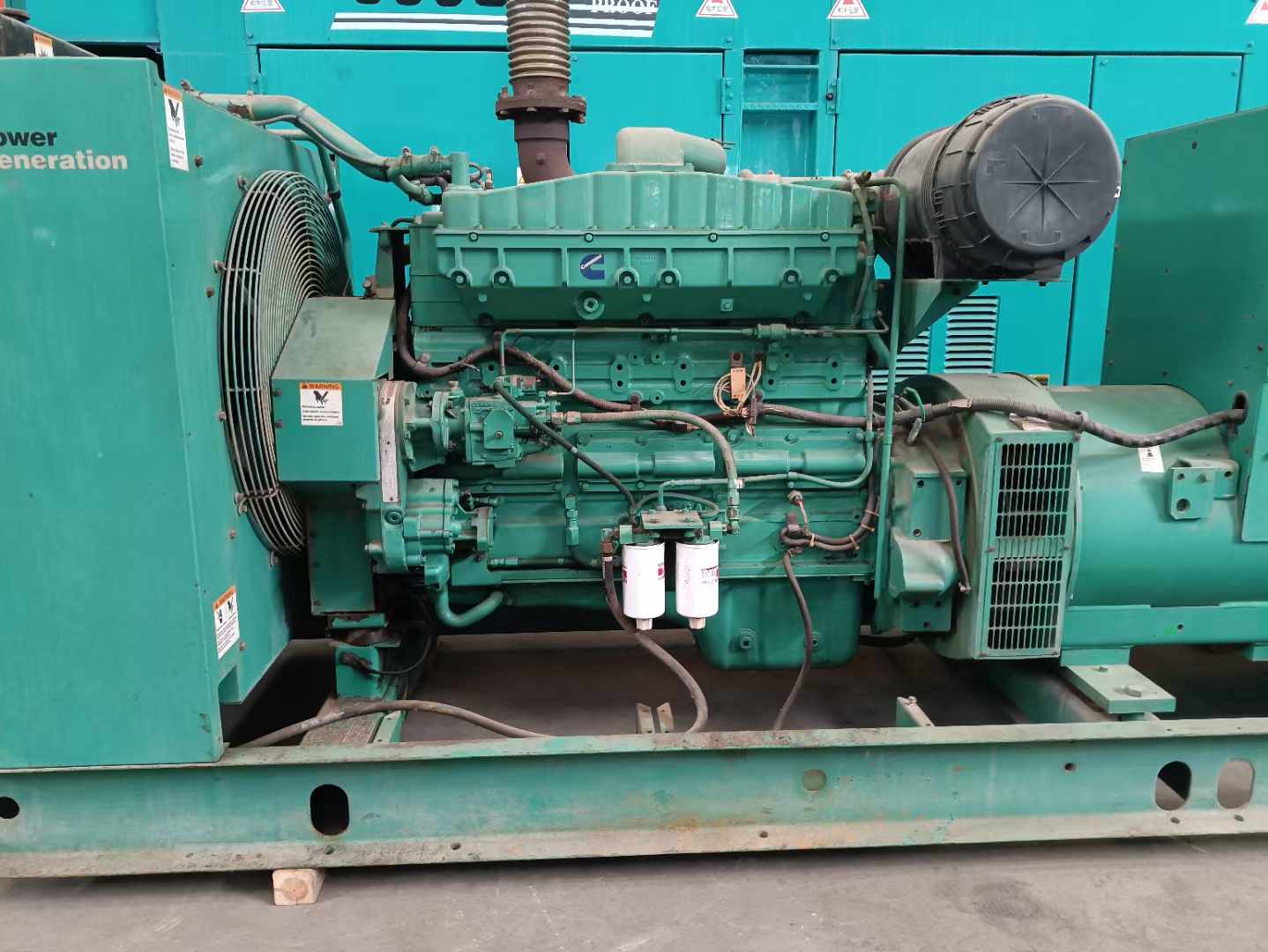 光泽过载会对 600kW 柴油发电机组造成哪些损害？