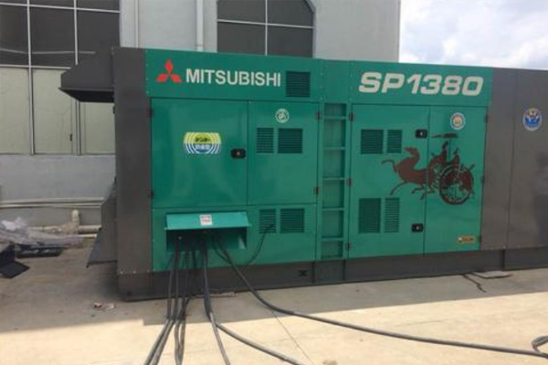 光泽为什么有些柴油发电机组的输出电压可以调节？